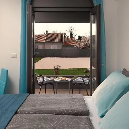 Linea Comfortable Holiday