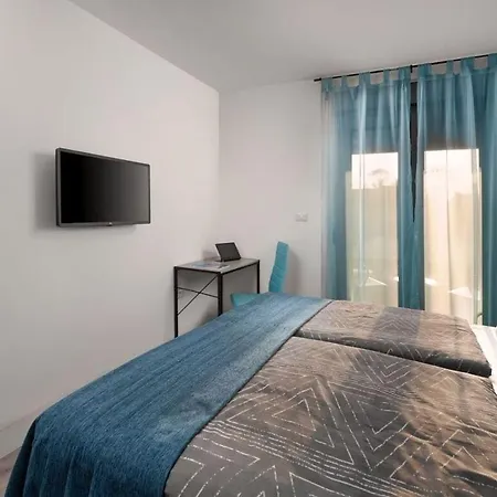 Linea Comfortable Holiday