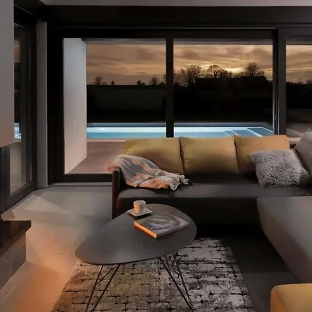 Linea Comfortable Holiday